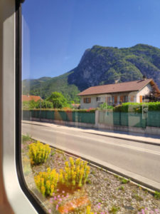 Vue sur le massif de la Chartreuse depuis le tram E
