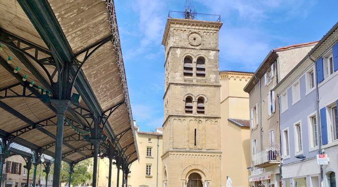 Eglise et place Saint-Jean à Valence