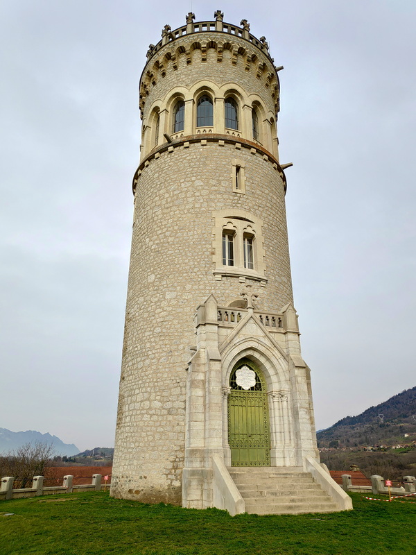 la tour d'avallon pontcharra