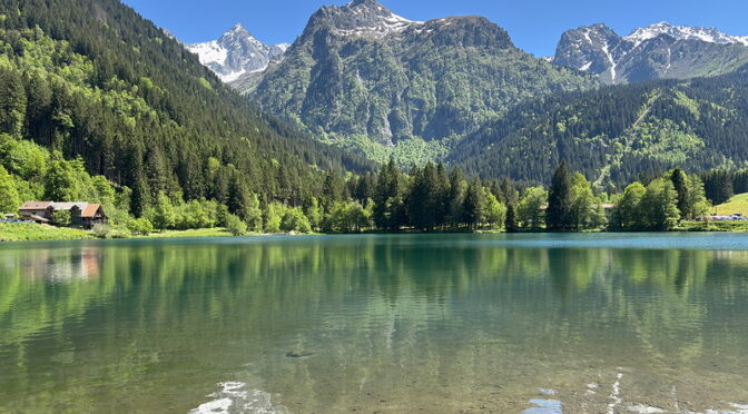 Le lac de Curtillard, un lieu à voir dans le massif de Belledonne