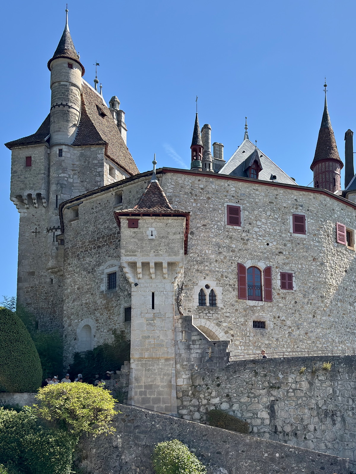 Les tours du château de Menthon-Saint-Bernard